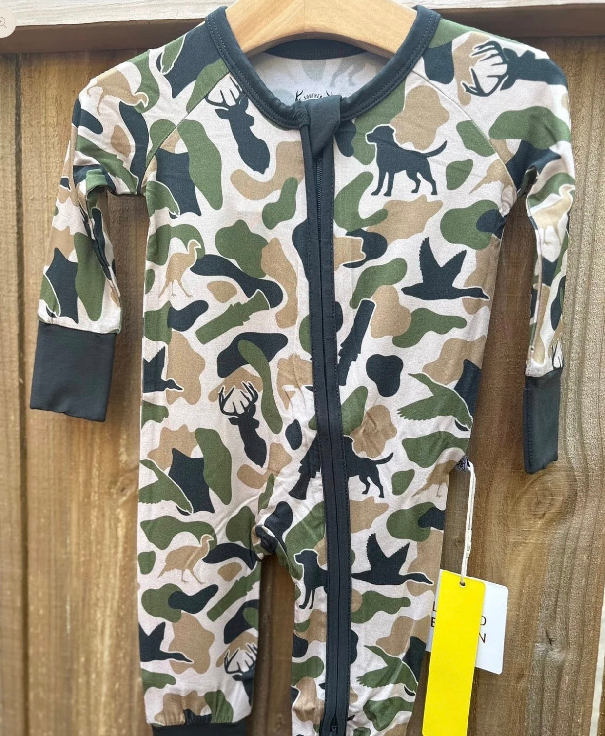 Southern Refinery Camo / bamboo zippy