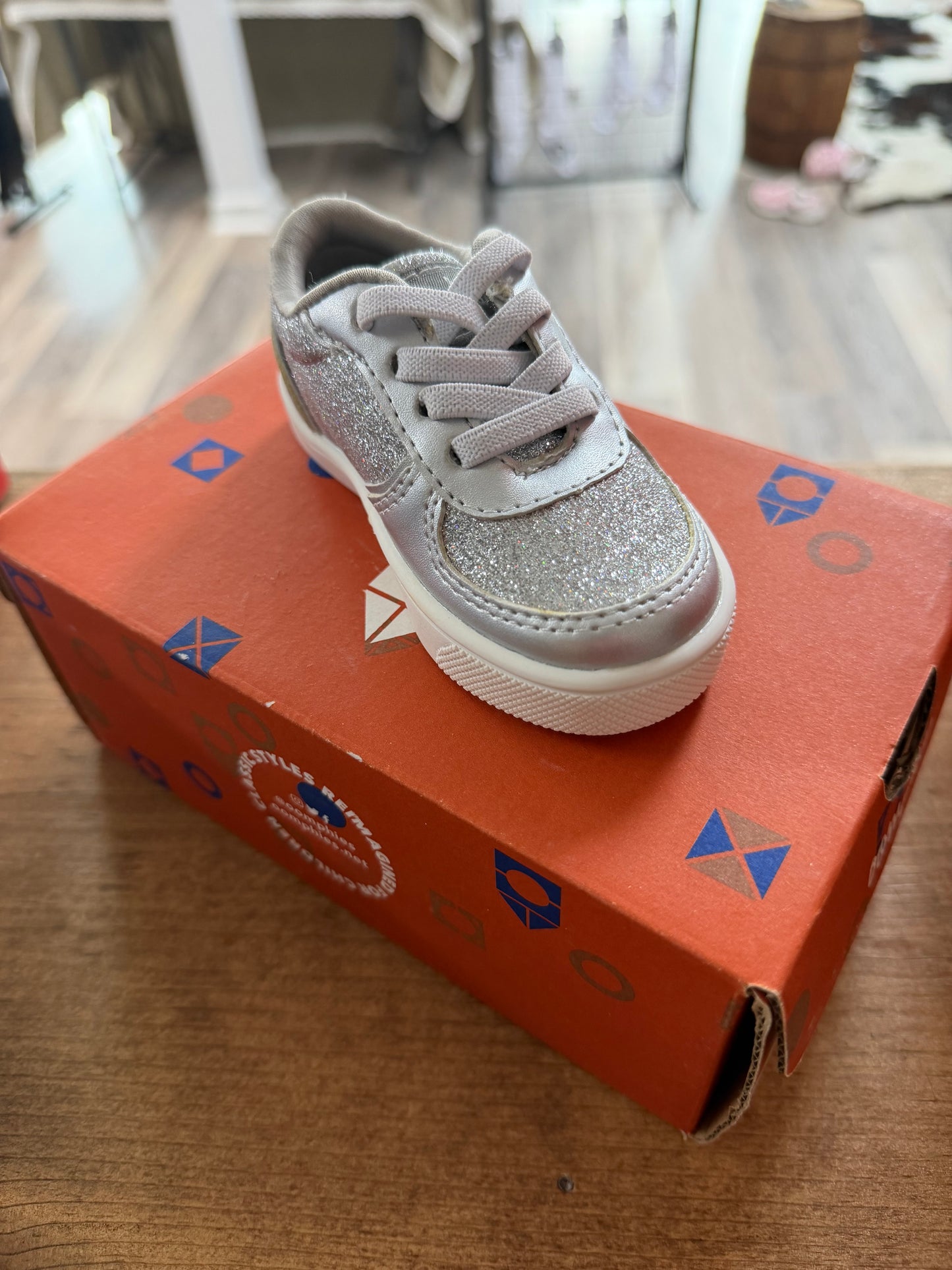 Mika Silver Oomphies